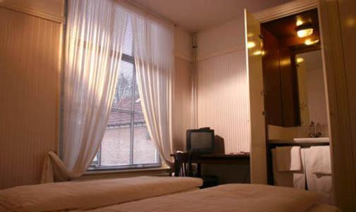 Guesthouse De Utrechtsche Dom Gouda Room photo